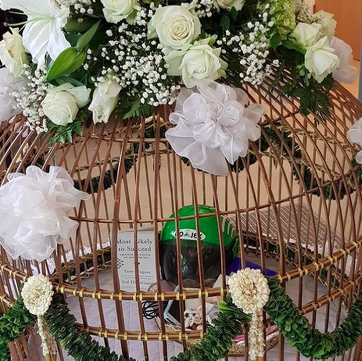 <p>Solara juga masuk di kurungan ini, Bun. Eh, ada helm Go-Jek juga tuh. (Foto: Instagram/ @mamiehardo)  </p>