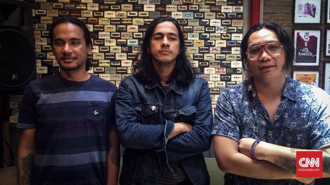 Kelompok Penerbang Roket (KPR) akan merilis film dokumenter 'Menuju Galaksi Palapa' yang mengisahkan perjalanan mereka membuat mini album 'Galaksi Palapa.'