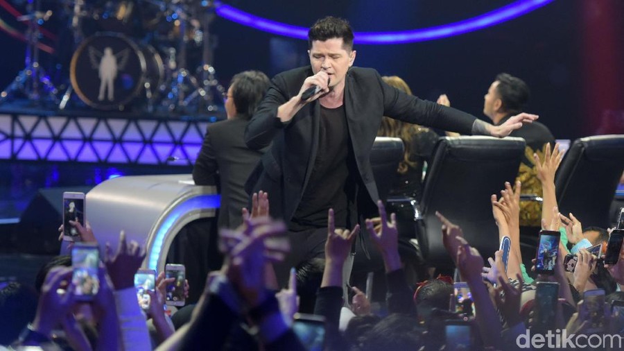 The Script Intip Aksi Panggung Band The Script