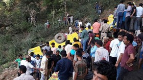 Bus Sekolah India Terguling dari Tebing, 30 Orang Tewas