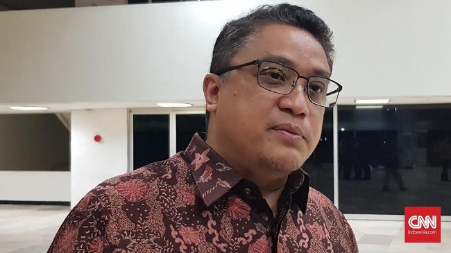 Rapat dengar pendapat itu dilakukan buat memperjelas pangkal masalah polemik metode dr. Terawan. DPR mengundang IDI hingga Kemenkes dalam RDP.