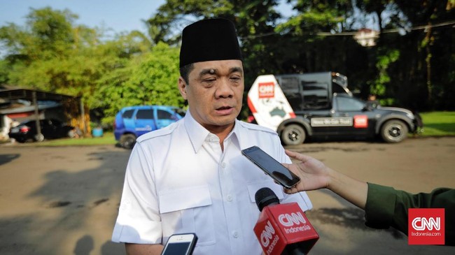 Ketua DPD Partai Gerindra DKI Jakarta Ahmad Riza Patria menyebut selain meluruskan pemberitaan, para kader juga dilarang untuk menjelek-jelekkan pihak lain.