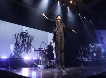 Lirik Lagu Rain - The Script