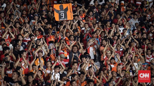 Ketua The Jakmania Ferry Indra Sjarief memberikan instruksi kepada setiap pendukung Persija Jakarta di seluruh daerah Indonesia untuk berdamai dengan Bobotoh.