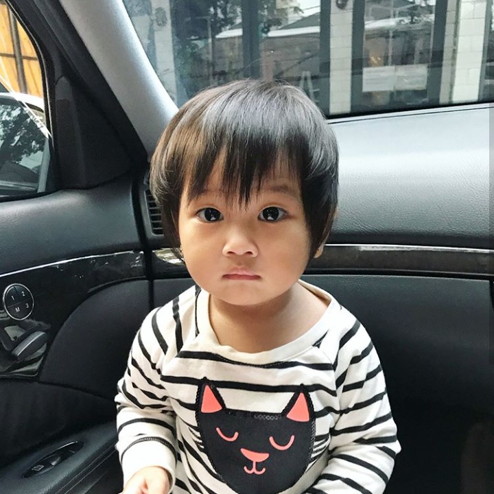<p>Dengan ekspresi ini, Alesha kian menggemaskan. Duh saking gemasnya, pengen bawa pulang kamu deh Alesha. (Foto: Instagram @aleshamilenachalik)</p>