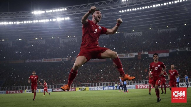 Penyerang Persija Jakarta, Marko Simic, bergaya seperti Conor McGregor saat mencetak gol tunggal ke gawang PSS Sleman dalam laga lanjutan Liga 1 2019.