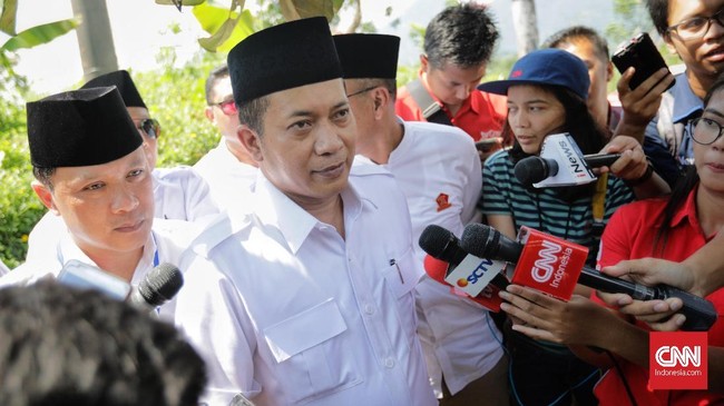 Wakil Ketua Gerindra, Ferry Juliantono, menduga Jokowi menunjuk Erick Thohir jadi ketua kampanye lantaran takut kehilangan suara pemilih milenial.
