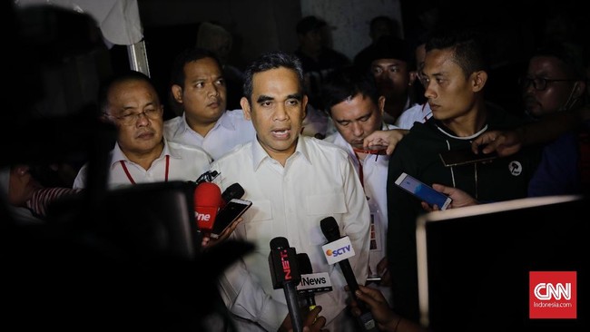 Sekjen Gerindra Ahmad Muzani menyatakan Prabowo Subianto mempertimbangkan tawaran bergabung dengan koalisi Jokowi agar bisa berkontribusi membangun bangsa.