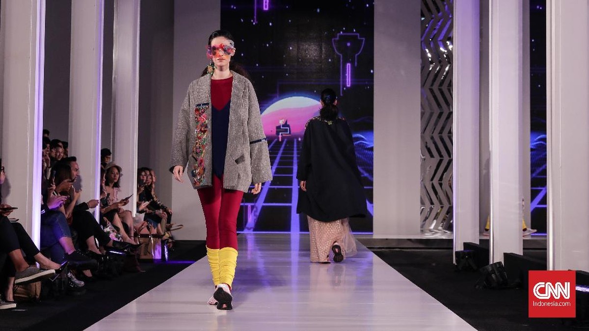 FOTO: Gebrakan 3 Desainer Buka Pekan 'Fashion Nation XII'