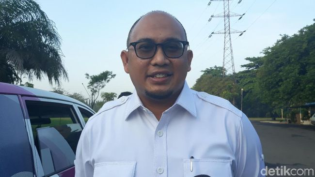 Andre Rosiade Pamer Oleh-oleh dari Pratama Arhan yang Baru Pulang ke Indonesia