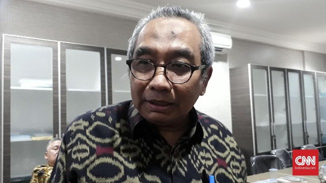 Himpunan Pengembangan Jalan Indonesia (HPJI) dan pemerintah akan membahas skema 'shadow toll' guna memberikan pilihan pendanaan baru untuk membangun jalan tol.