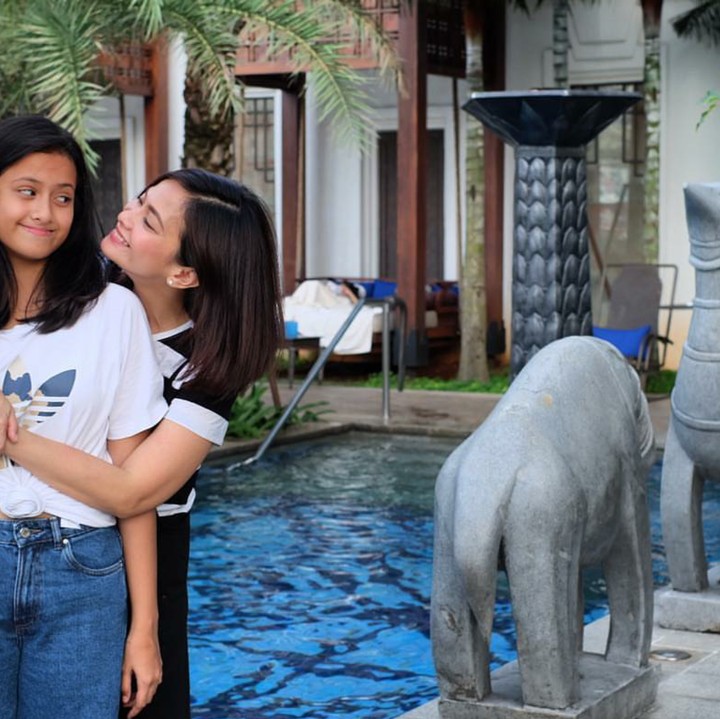 <p>Bunda Ersa bareng si sulung Kika alias Aiska Vairana. (Foto: Instagram/ersamayori)</p>