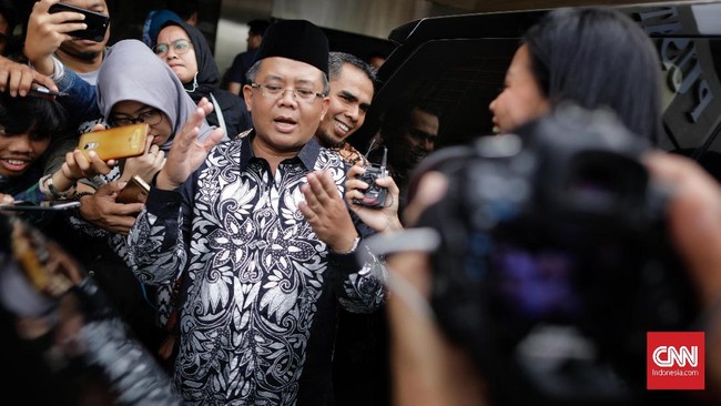 Presiden PKS Sohibul Iman mengatakan kampanye negatif merupakan kampanye yang mengangkat kelemahan lawan melalui fakta, dan berbeda dengan kampanye hitam.