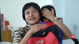 Hidup Bidan Vina Bersama Anak Penderita HIV