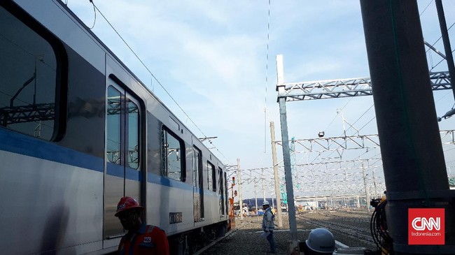 Proyek MRT fase III atau koridor timur-barat yang dicoret dari daftar Proyek Strategis Nasional (PSN) diperkirakan menelan investasi Rp83,9 triliun.