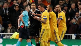 Del Piero Bela Wasit Oliver Berikan Penalti untuk Madrid