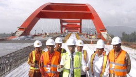 Jokowi Terancam Batal ke Papua Resmikan Jembatan Holtekamp