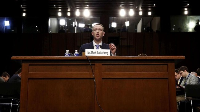 Mark Zuckerberg menerima sejumlah pertanyaan yang terhitung membingungkan dari sejumlah senator Kongres AS selama dua hari berturut-turut.
