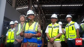Resmikan Kereta MRT, Anies Banggakan Masinis Perempuan