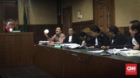 Sidang Fredrich Yunadi Memanas, Hakim Teriak dan Ketuk Palu