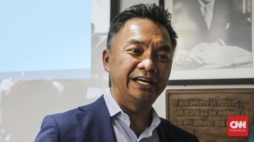 Dino Patti Djalal Senang Dipolisikan: Satu Mafia Tanah Muncul Dino Patti Djalal mengaku akan membongkar kasus mafia tanah yang turut mengambil sertifikat rumah milik ibunya di kawasan Antasari, Jakarta Selatan.
