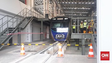 MRT Tetap Beroperasi Pascakebakaran di Dekat Stasiun Cipete Raya