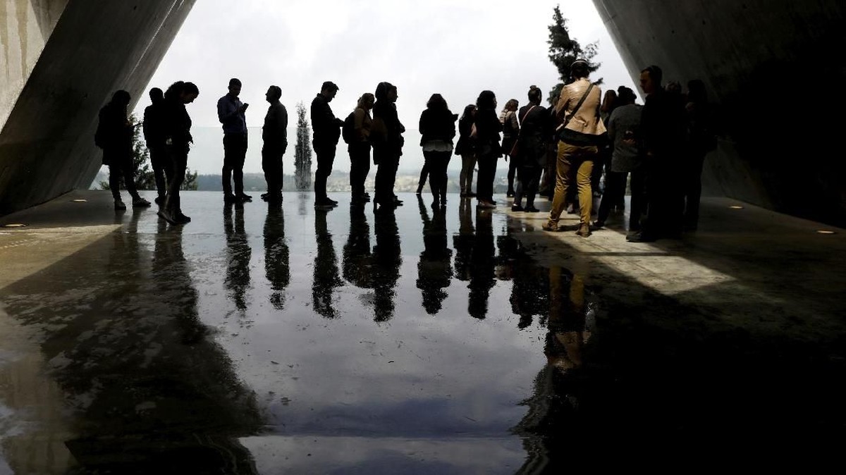 FOTO: Banjir Kenangan Holocaust bagi Warga Yahudi di Israel