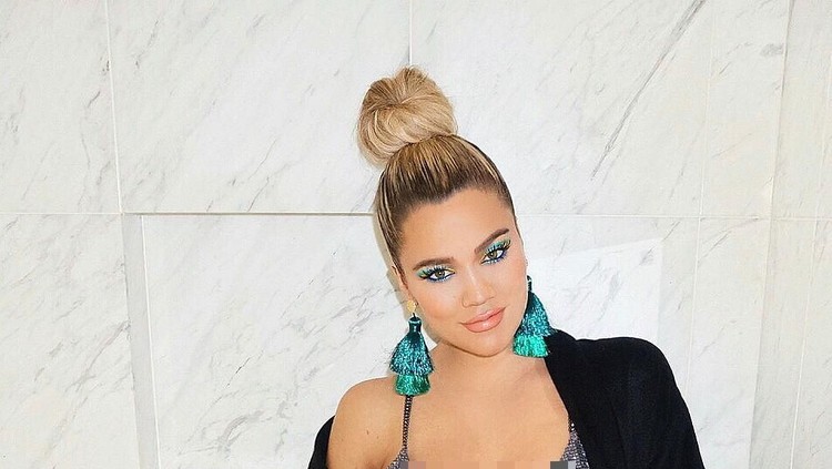 Bibir Bunda menebal saat hamil seperti yang dialami Khloe Kardashian? Ini dia sebabnya, Bun.