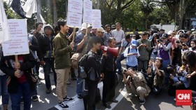 Warga Tamansari Demo di PTUN Kawal Putusan Gugatan