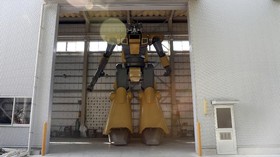 FOTO: Menjajal Robot Gundam Sungguhan di Jepang
