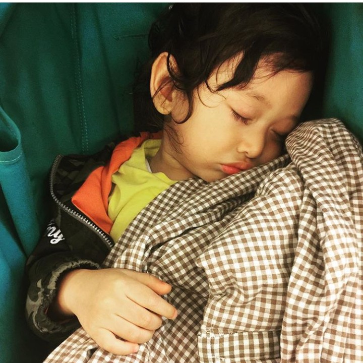 <p>Sepertinya Kabay kelelahan banget ya. (Foto: Instagram @deswitamaharani80)</p>