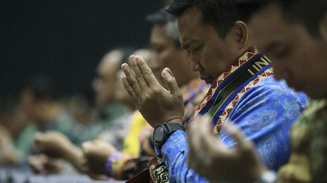 Menpora Ucapkan Belasungkawa untuk Korban Tsunami Banten Menteri Pemuda dan Olahraga Imam Nahrawi menyampaikan ucapan duka cita mendalam terhadap seluruh korban tsunami di Banten termasuk anak dari karyawan Kemenpora.