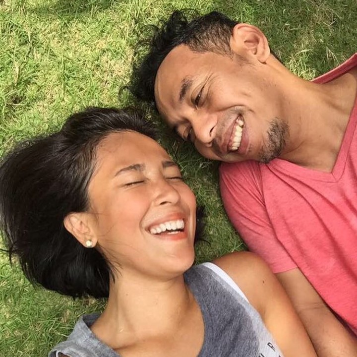 <p>Tatapan penuh cinta itu nggak berubah dari awal hingga detik ini. (Foto: Instagram @pongki_barata)</p>