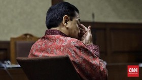 Usai Menangis, Setnov Baca Puisi di Sidang Pembelaan e-KTP