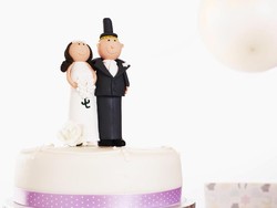 Pengumuman Lur! Resepsi Nikah di Solo Dilarang Pakai Piring Terbang