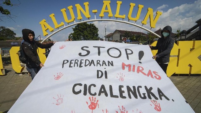 FOTO: Miras Oplosan, Air 'Setan' Pencabut Nyawa di Cicalengka