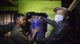Polisi Gerebek Pabrik Miras Ciu Beromzet Rp1,4 Miliar