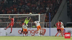 Bepe Sambangi Suporter Difabel di Persija vs Borneo FC