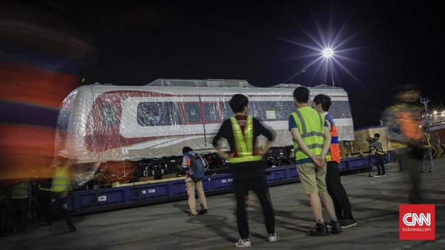 Wakil Ketua DPRD DKI Jakarta Muhammad Taufik akan membentuk Panitia Khusus Proyek Light Rail Transit dalam waktu dekat guna mengusut anggaran LRT yang kemahalan