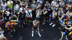 Jelang Penobatan Raja, Tak Ada Festival Songkran Tahun Ini