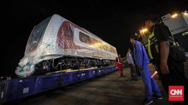 PT INKA menargetkan pengerjaan 8 rangkaian kereta Light Rapid Transit (LRT) selesai awal Juli guna mendukung sarana dan prasarana Asian Games 2018 di Palembang.
