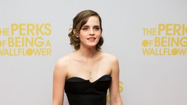 img-title Emma Watson Digosipkan Pamit dari Dunia Akting, Manajer Angkat Suara