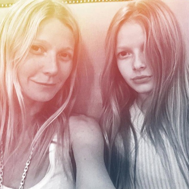 <p>Gwyneth Paltrow dan Apple Martin, putrinya, juga mirip banget seperti kembar identik. (Foto: Instagram @gwymethpaltrow)</p>