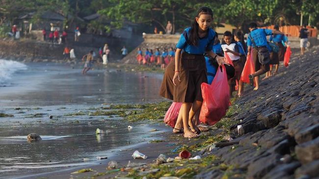 Borealis AG, perusahaan plastik ternama Austria mengungkapkan rencananya membuat produk dari daur ulang sampah plastik.