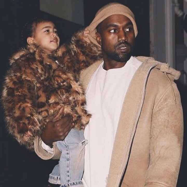 <p>Kanye West dan putri sulungnya, North West, sering dibilang mirip baik mukanya maupun perilakunya. (Foto: Instagram @kimkardashian)</p>