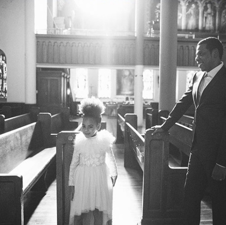 <p>Jay Z dan Blue Ivy, ayah dan putrinya ini mirip banget. Setuju nggak, Bun? (Foto: Instagram @beyonce)</p>