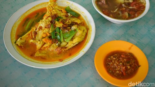 Yang Sedap, Sop Iga dan Kepala Ikan Kakap di Rumah Makan Betawi Paku Jaya Yang Sedap, Sop Iga dan Kepala Ikan Kakap di Rumah Makan Betawi Paku Jaya