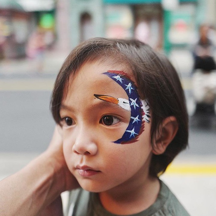 <p>Ini saat Saga di-face painting. Wah, jadi makin keren lho, Saga. (Foto: Instagram @sagaomarnagata)</p>