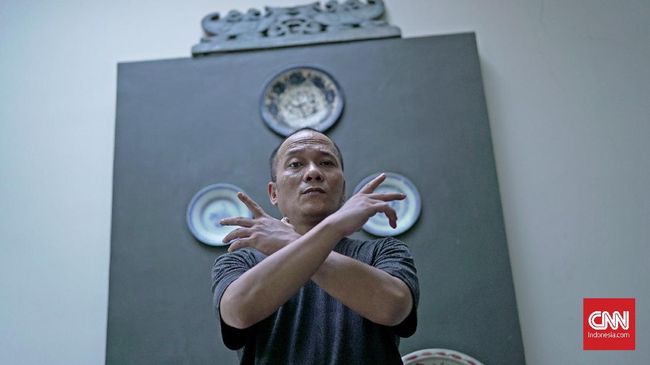 Rapper Iwa K kembali menyuarakan pandangannya tentang kondisi negara saat ini dan ragam perbedaan yang ada sejak awal berdirinya Indonesia.