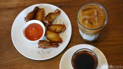 Scandinavian Coffee Shop: Menyeruput Kopi Bengkulu yang Wangi Diiringi Baked Eggs Hangat Scandinavian Coffee Shop: Menyeruput Kopi Bengkulu yang Wangi Diiringi Baked Eggs Hangat